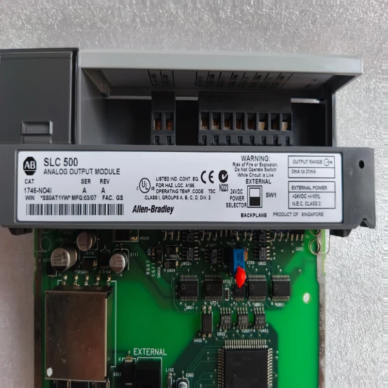 Allen-Bradley 1746-OB16 SLC 500 16-Point 24V DC Source Output Module thumbnail 7086